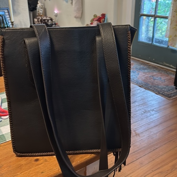 ARIAT Scarlett Fringe Cow Hide Tote - Picture 3 of 7